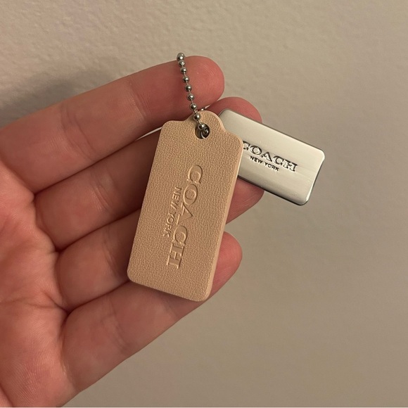 Coach hangtag set - Picture 1 of 1